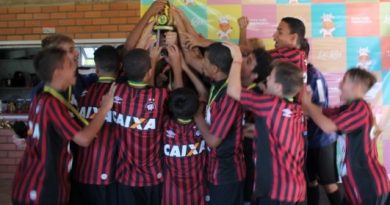 Atlético PR comemora o título no sub-14