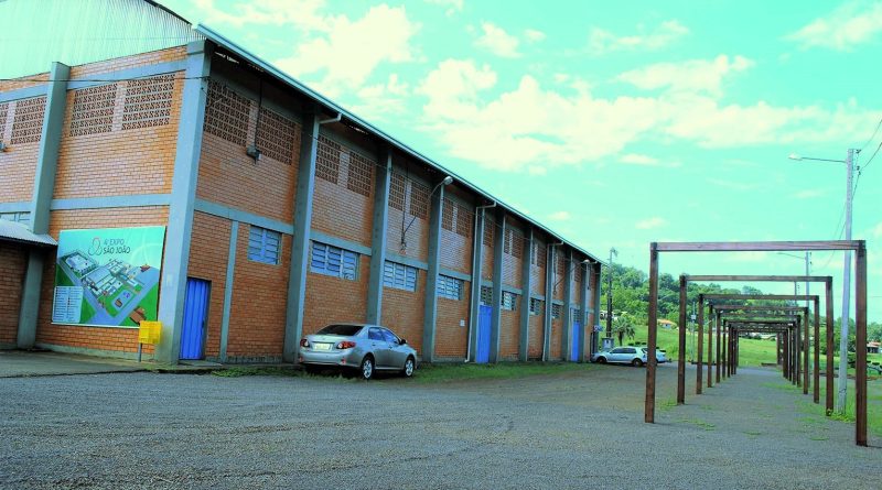 A Administração de São João do Oeste projeta a construção de uma Quadra Poliesportiva Coberta, ao lado do Ginásio Valmei Ertel