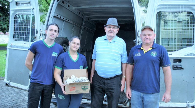 Empresa especializada esteve na Praça da Matriz efetuando a coleta de lâmpadas