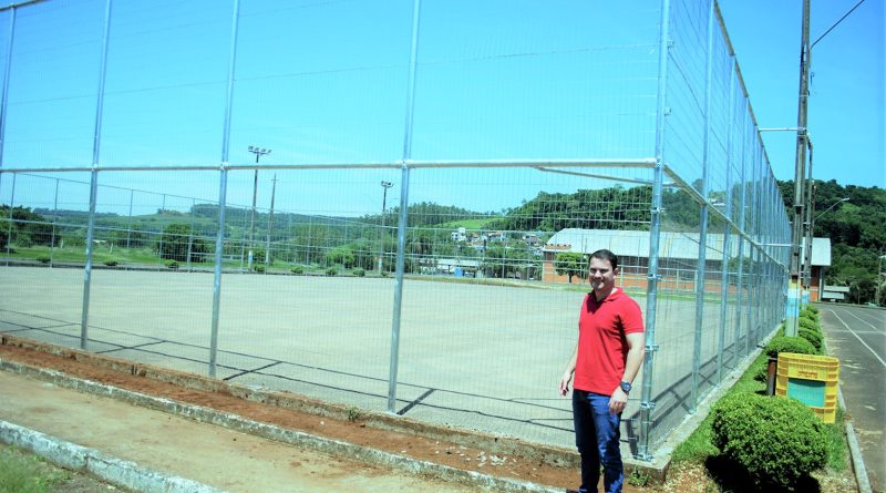 Prefeito Fernando Bisigo acompanha o andamento das obras